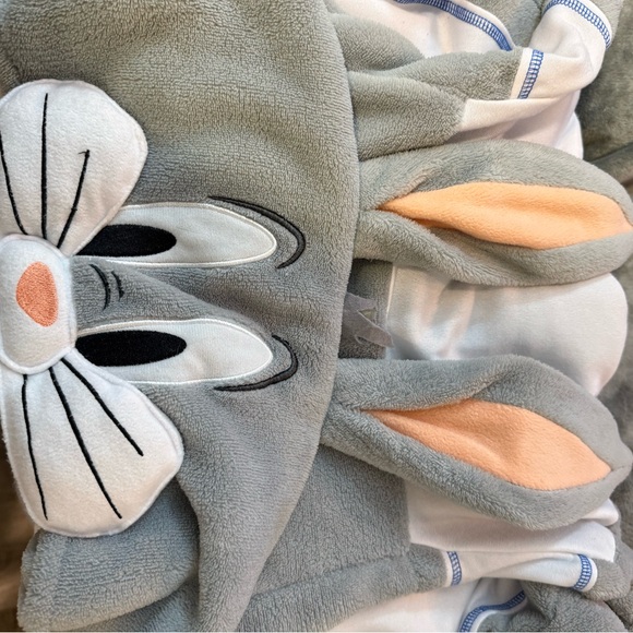 Gray and White Bugs Bunny Space Jam Costume - Picture 5 of 7